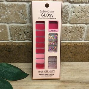 3/$30 - BNIP Dashing Diva Nail Wraps - Blitzen’s Ball